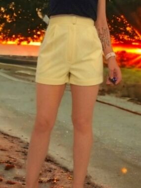 Vintage Butter Yellow High-Waist Women's Shorts